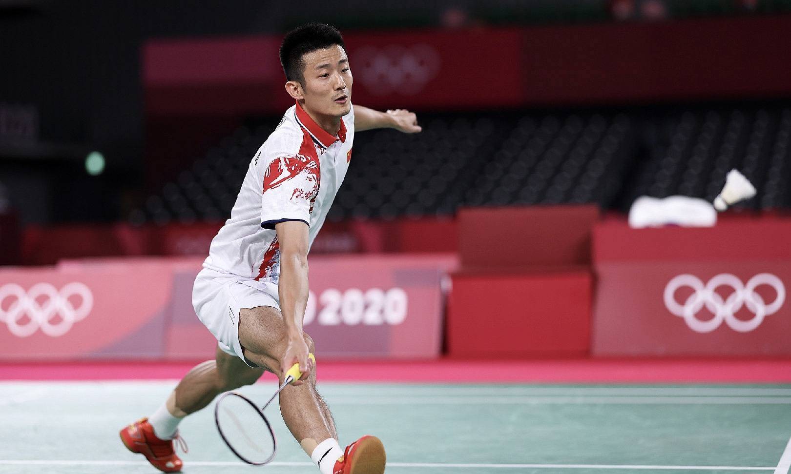 羽毛球友谊赛上演强强对话，漓江犀牛队读秒扳平岭北飞鹰队，团队配合流畅；客场静默反击的简单介绍